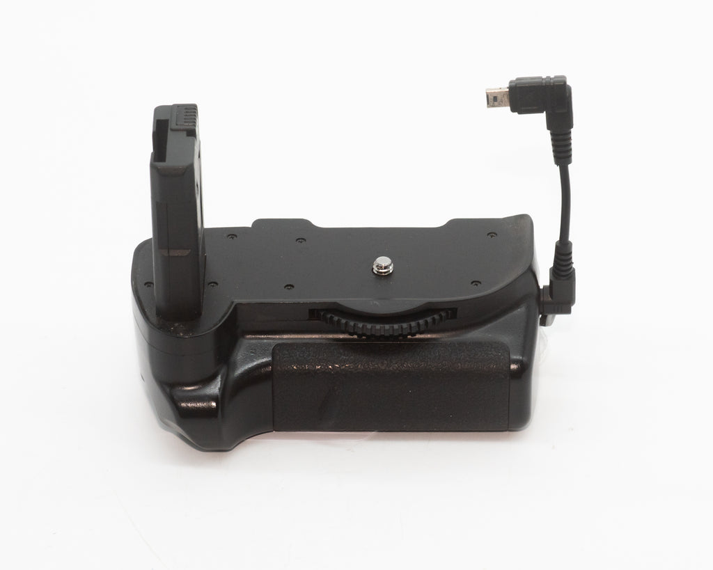 MB-D51 Battery Grip for Nikon D5200 (Second Hand)