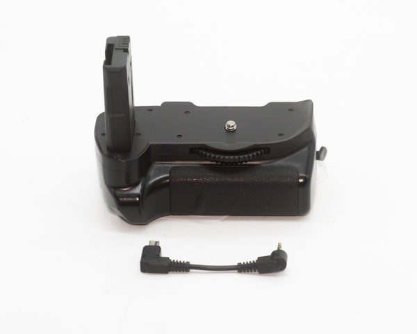 MB-D51 Battery Grip for Nikon D5200 (Second Hand)