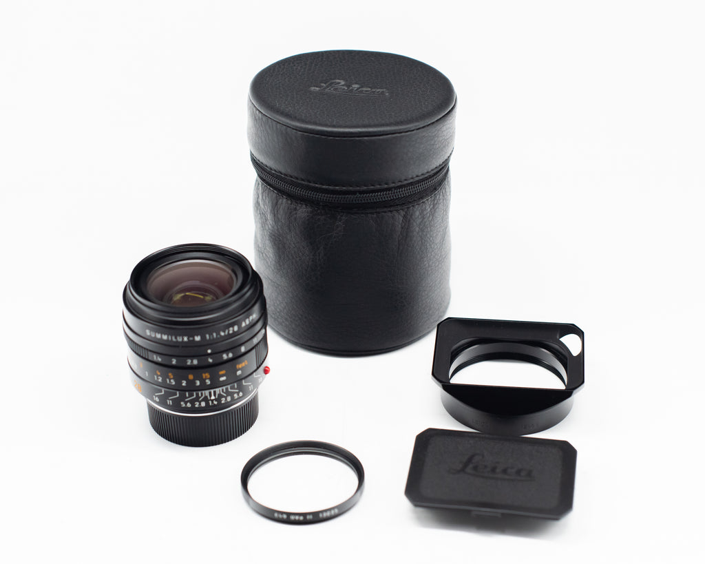 Leica Summilux-M 28mm f/1.4 ASPH Lens Black with Case Filter Caps 4263306 (Second Hand)