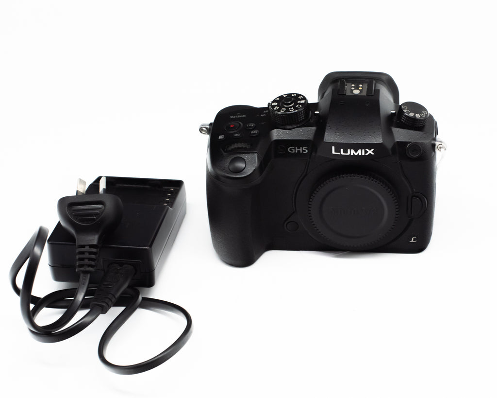 Panasonic Lumix GH5 Mirrorless Digital Compact Pro Camera Body with Charger (Second Hand)