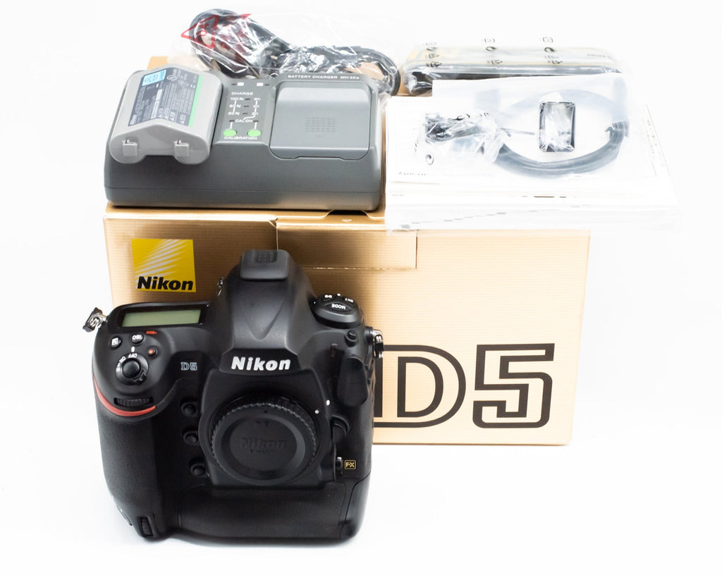 Nikon D5 XQD Digital SLR Camera Body with Box Charger Battery and Manual [SC 139000] (Second Hand)