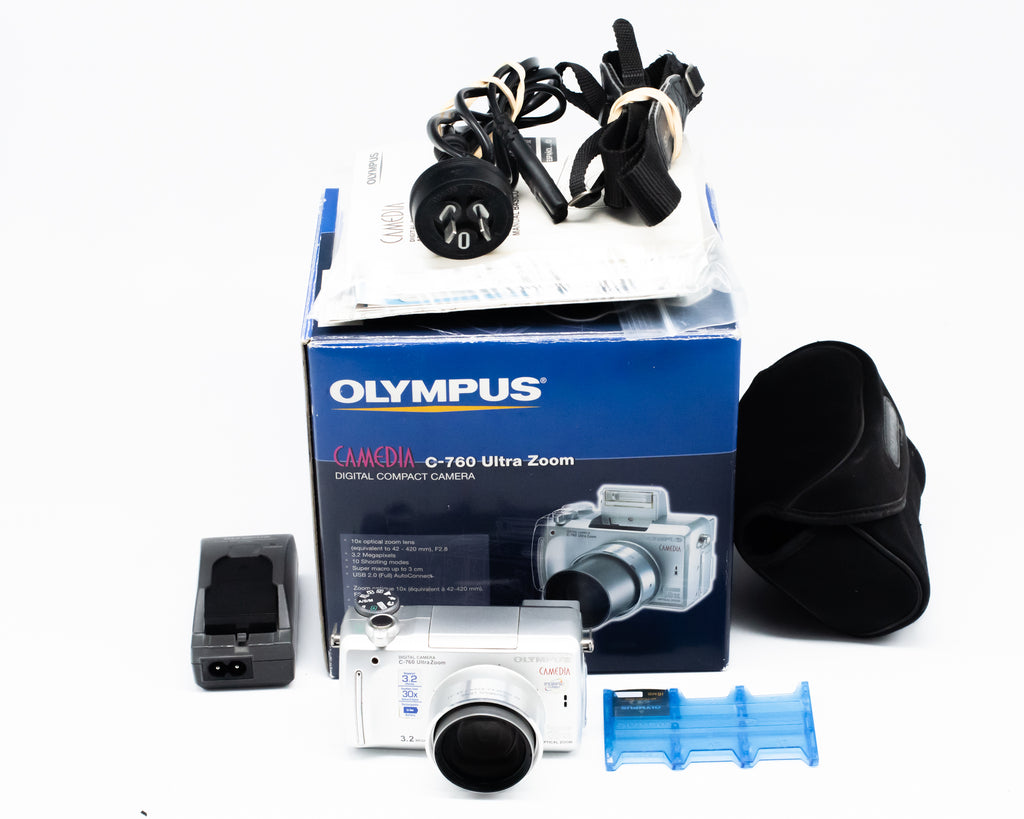 Olympus Camedia C-670 with Box Battery Charger and Manual (Second Hand)